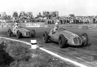 Luigi Villoresi (nº 18/1º) y Alberto Ascari (nº 11/2º), ambos con Maserati 4CL, dominadores del British Grand Prix de 1948 (Foto: SHL/BRDC Archive)